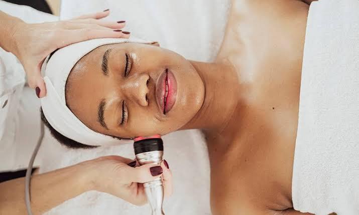 Illustrative skin-care equipment treatment scene